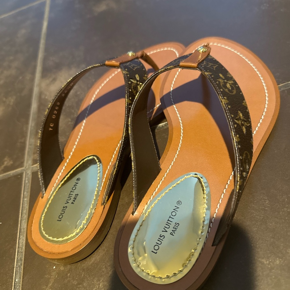 Louis Vuitton Sunny Flat Thong